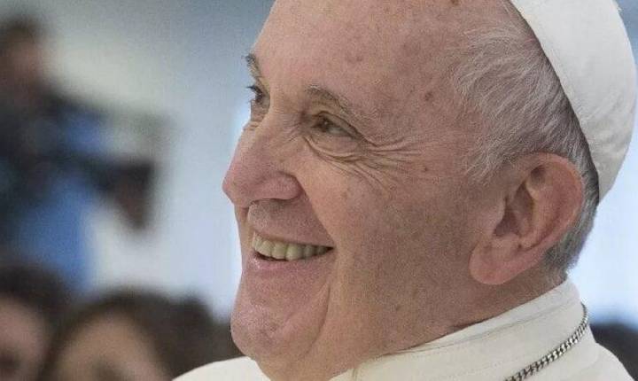 Vaticano autoriza oficialmente e pela primeira vez bênção a casais do mesmo sexo