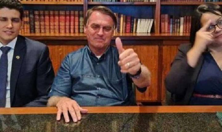 YouTube também exclui live de Bolsonaro com falsa relação entre vacina e aids