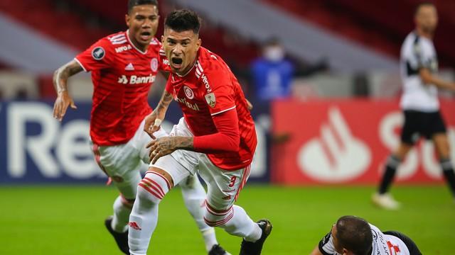 Inter massacra Olimpia na estreia de Taison e mantém liderança no grupo; Grêmio joga hoje (06) pela Sul-Americana