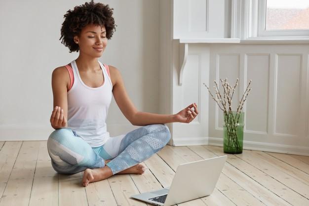 Dia Mundial da Yoga: atividade terapêutica melhora qualidade de vida