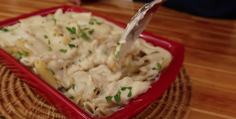 Receita deliciosa de macarrão 4 queijos com molho bechamel perfeito de queijo