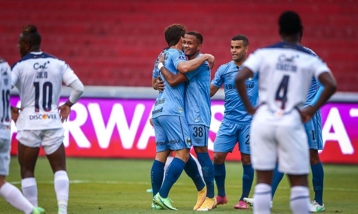 Sul-Americana: Grêmio segura pressão da LDU e ganha a 1ª com Felipão