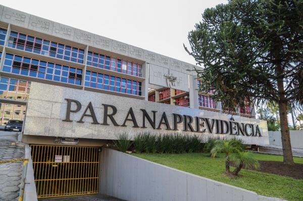 Governo do Paraná propõe fundo complementar de previdência