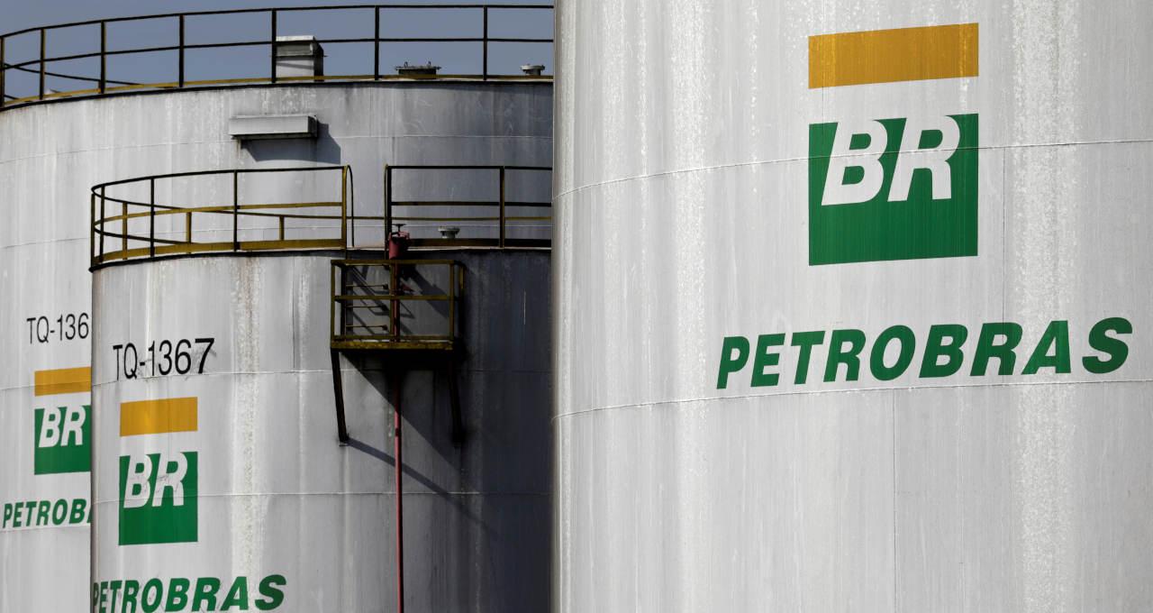 Privatização da Petrobras pode piorar preço dos combustíveis, diz pesquisadora