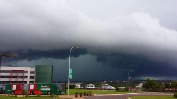 Regiões Oeste e Sudoeste voltam a sofrer com temporal