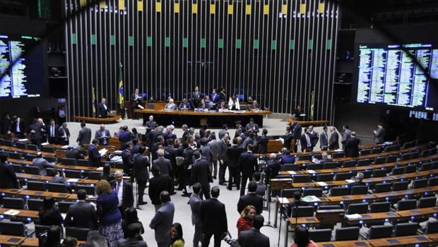 Deputados cobram emendas, e governo ameaça cortar verba em negociação para PEC dos precatórios