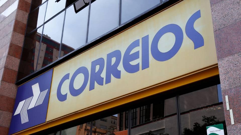 Correios só serão privatizados em 2022 se Congresso aprovar até abril, diz governo