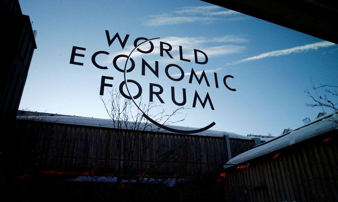 Fórum Econômico Mundial de 2022 é adiado em razão da variante Ômicron