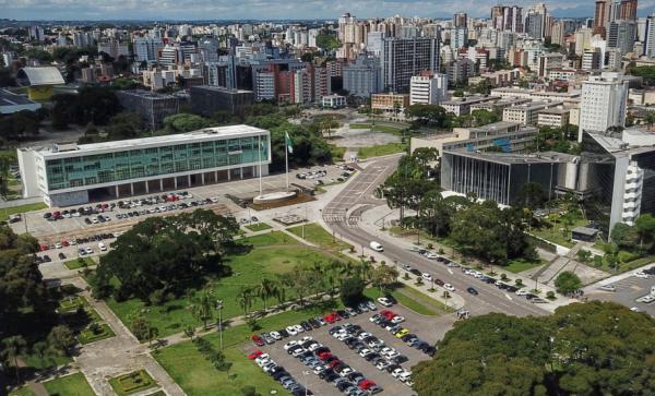 Governo do Paraná oficializa projeto para garantir reajuste do salário mínimo regional de 2022