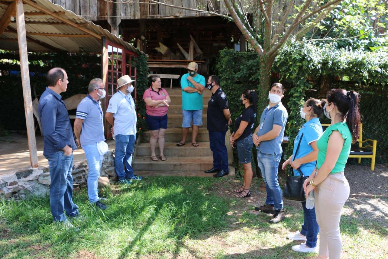Diretoria da Paraná Turismo conhece propriedades adeptas ao Turismo Rural