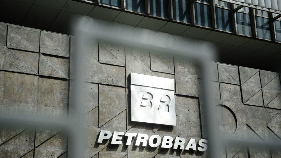 54% da população é contra a privatização da Petrobras, aponta pesquisa