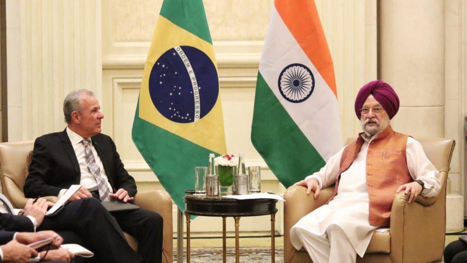 Índia deve intensificar importação de petróleo do Brasil, diz ministro indiano