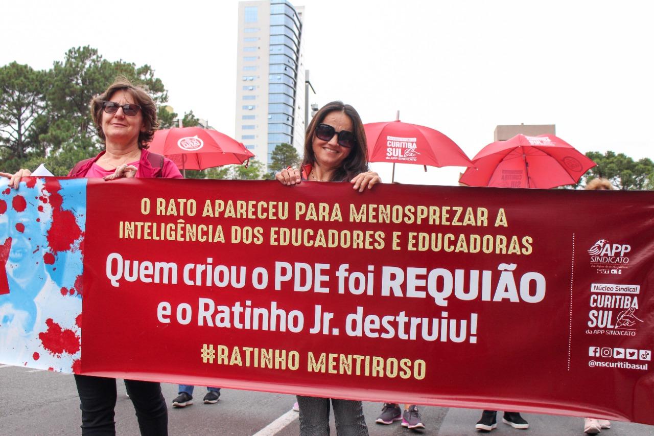Servidores Públicos lembram atos de violência em Curitiba