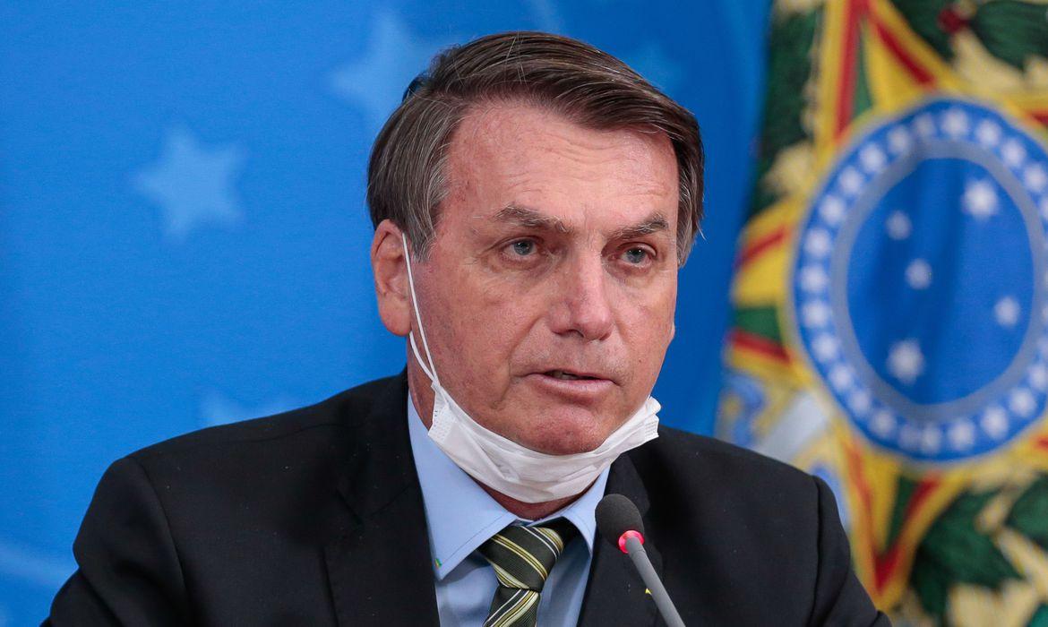 Bolsonaro revoga 23 decretos e dissolve comitês criados para enfrentar pandemia
