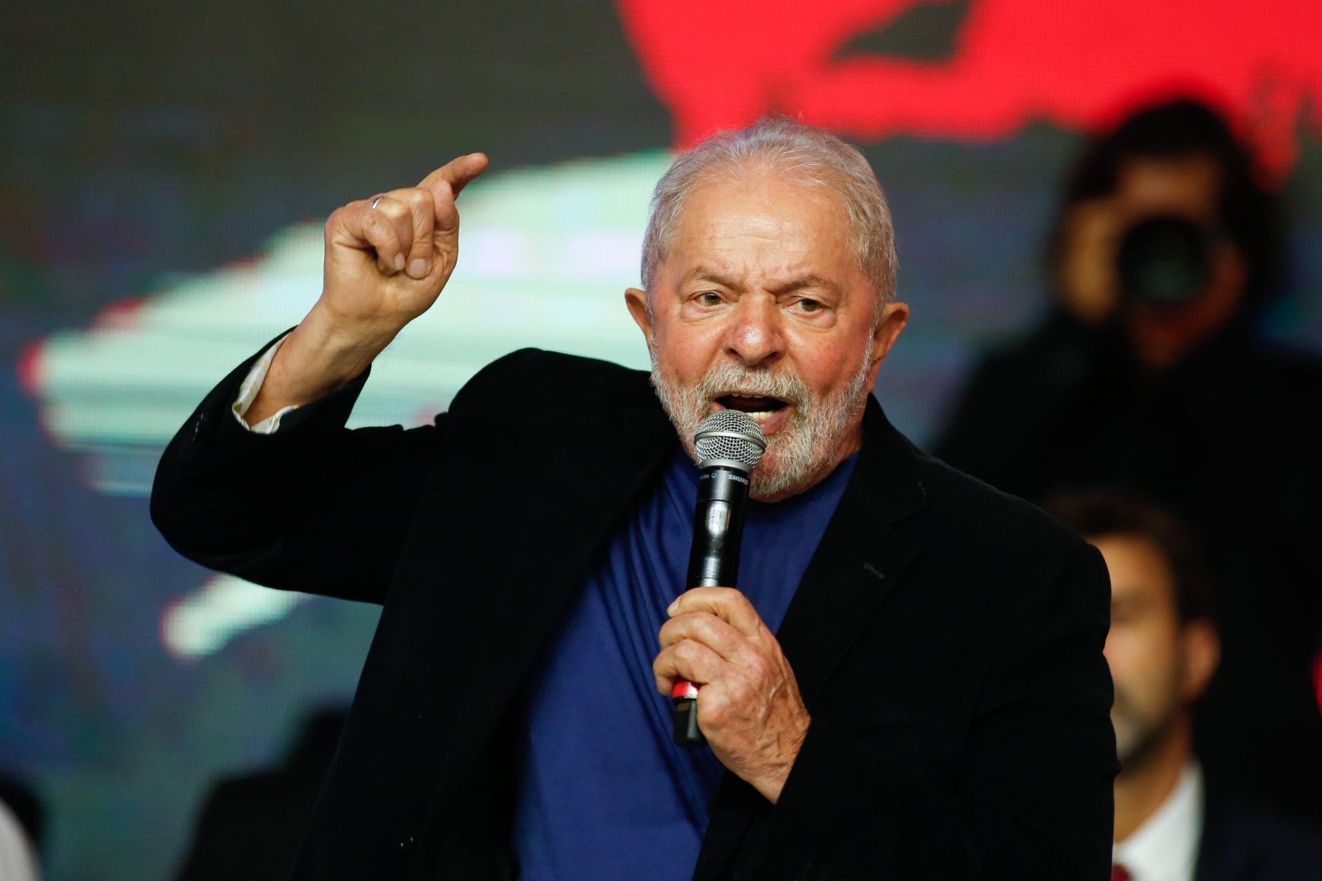 Lula critica venda da Eletrobras e fala em comitê de cultura