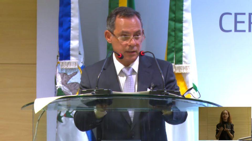 Presidente da Petrobras diz que empresa continuará seguindo preços de mercado