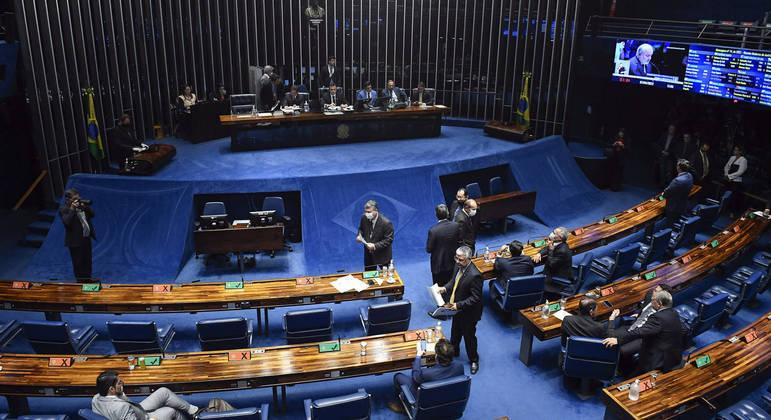 Senado vota projeto que aumenta gastos do governo em publicidade