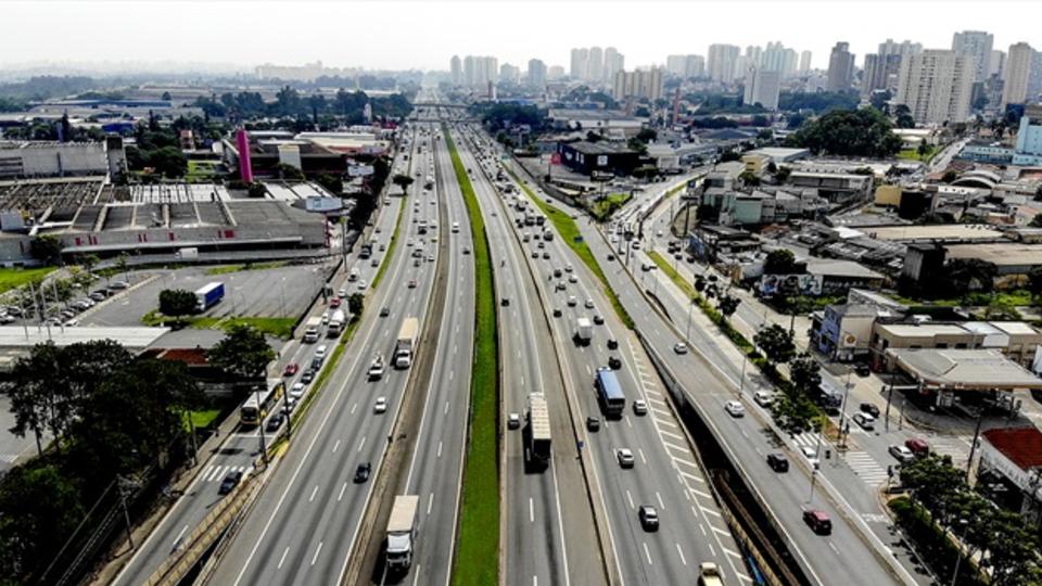 Como melhorar o transporte no país? Veja o que a indústria propõe aos presidenciáveis