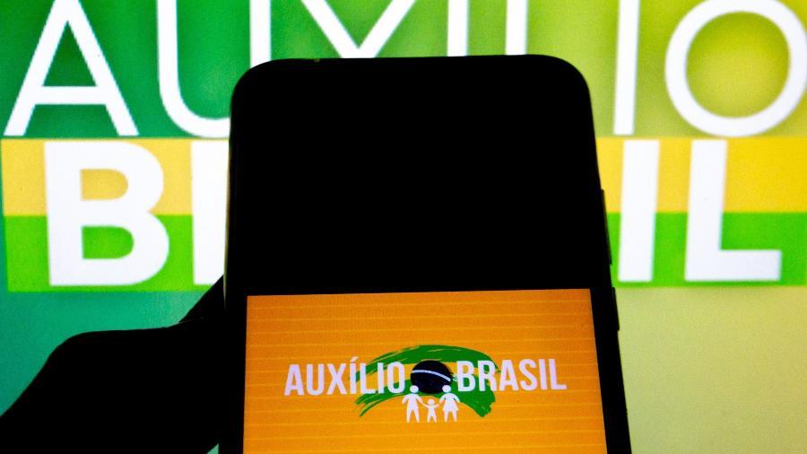 Demanda pelo Auxílio Brasil explode e fila já tem 2,78 milhões de famílias