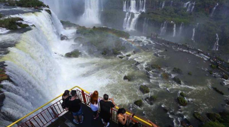 Turismo do Paraná tem 2º melhor desempenho do país em abril; Foz é o destino mais procurado