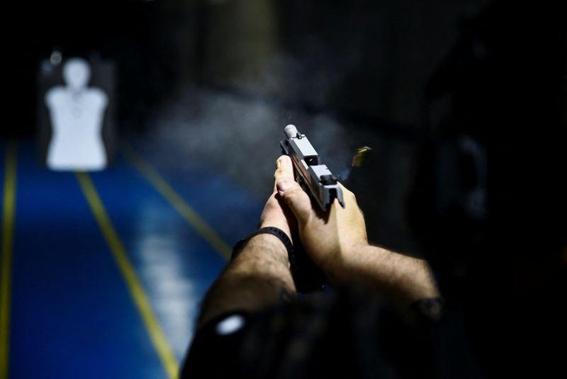 PF alertou Congresso dos riscos da política pró-armas de Bolsonaro, mostram documentos