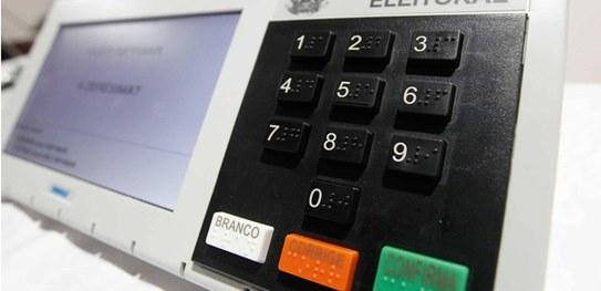 Maioria dos candidatos no Paraná são homens, brancos e casados