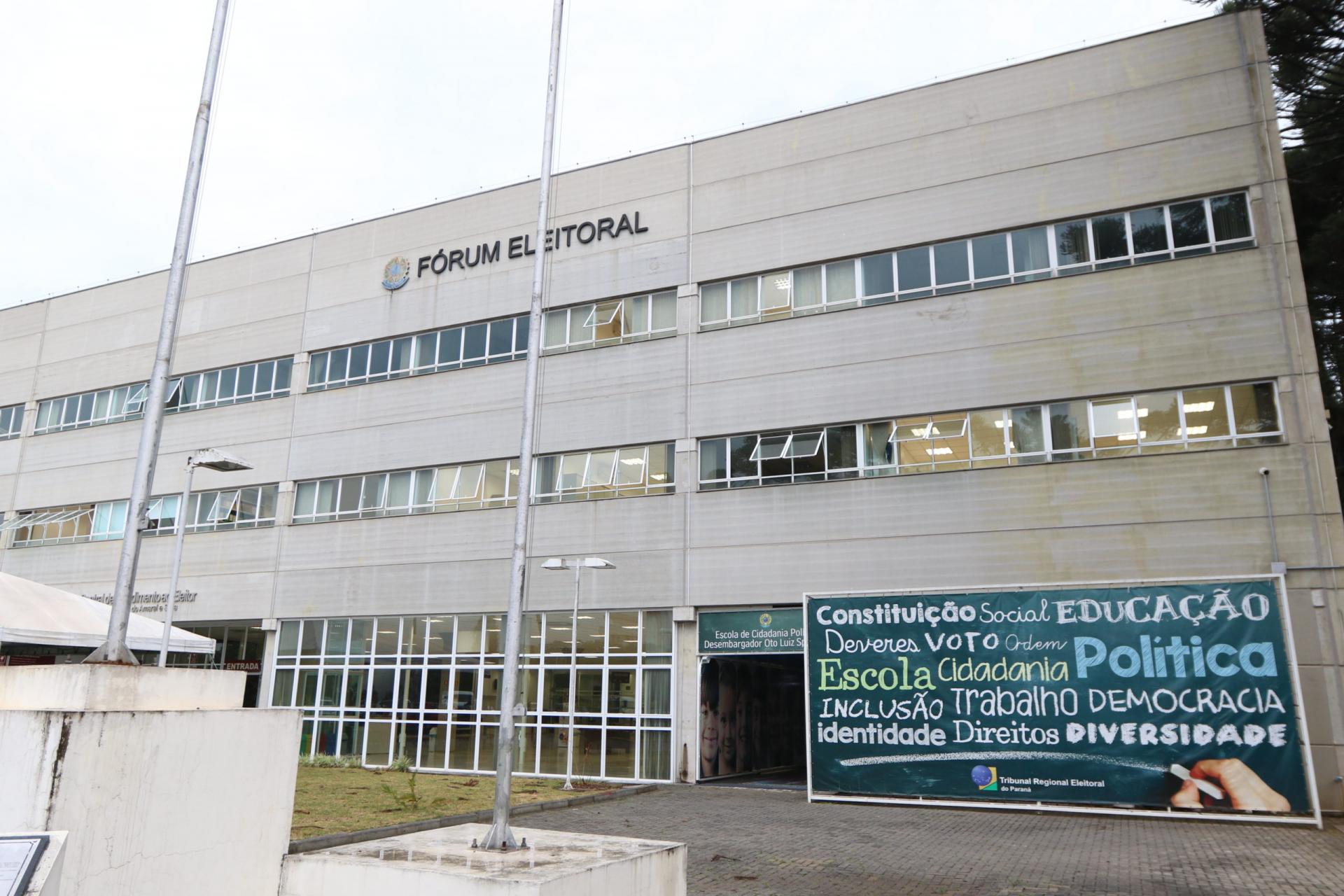 No penúltimo dia do prazo, TRE julgou 75,51% dos pedidos de registros de candidatura no Paraná