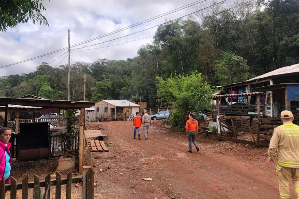 Sobe para 4, 5 mil número de pessoas atingidas pelos alagamentos causados pelos temporais no Paraná