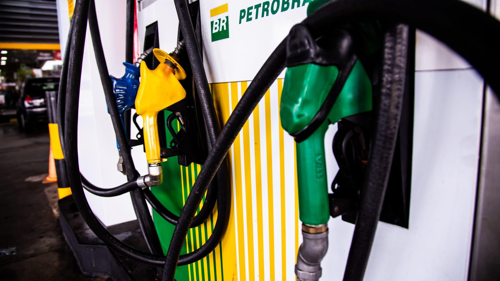 Gasolina sobe pela 6ª semana seguida mesmo sem reajuste da Petrobras