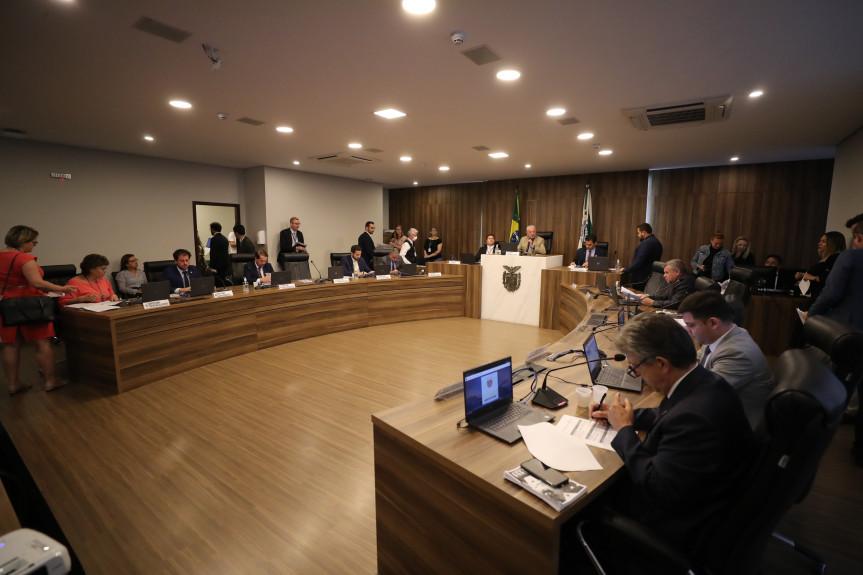 Em votação simbólica, Alep aprova aumento no ICMS no Paraná