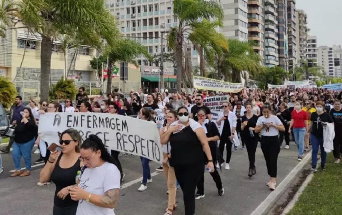 Senado aprova PEC que viabiliza pagamento do piso salarial nacional da Enfermagem