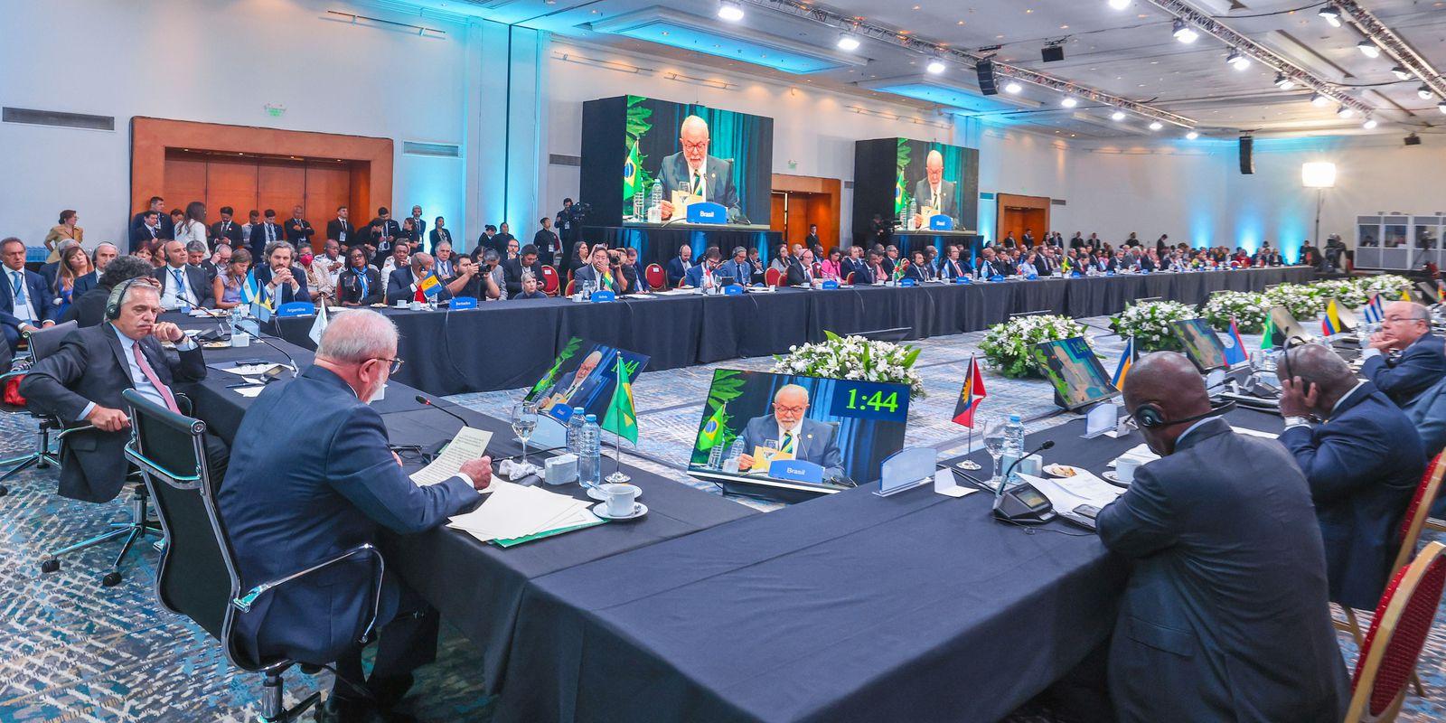 ‘É preciso trabalhar para que a cor da pele deixe de definir o futuro dos jovens’, diz Lula na Celac