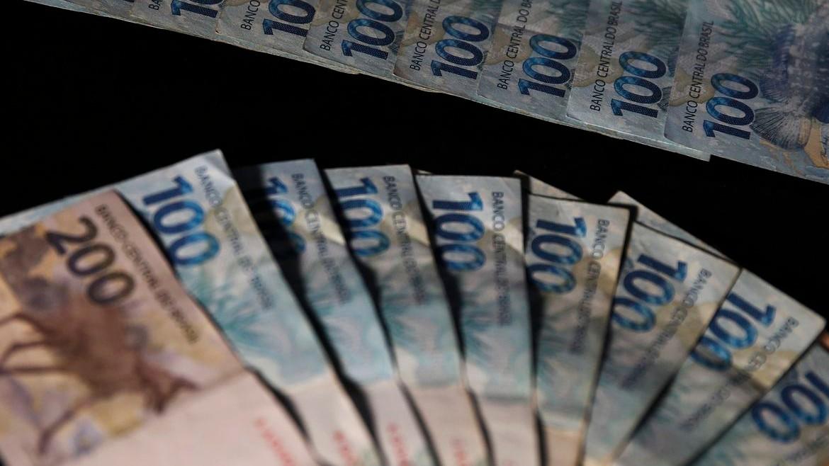 Governo anuncia pacote de R$ 242,7 bi para melhorar contas públicas