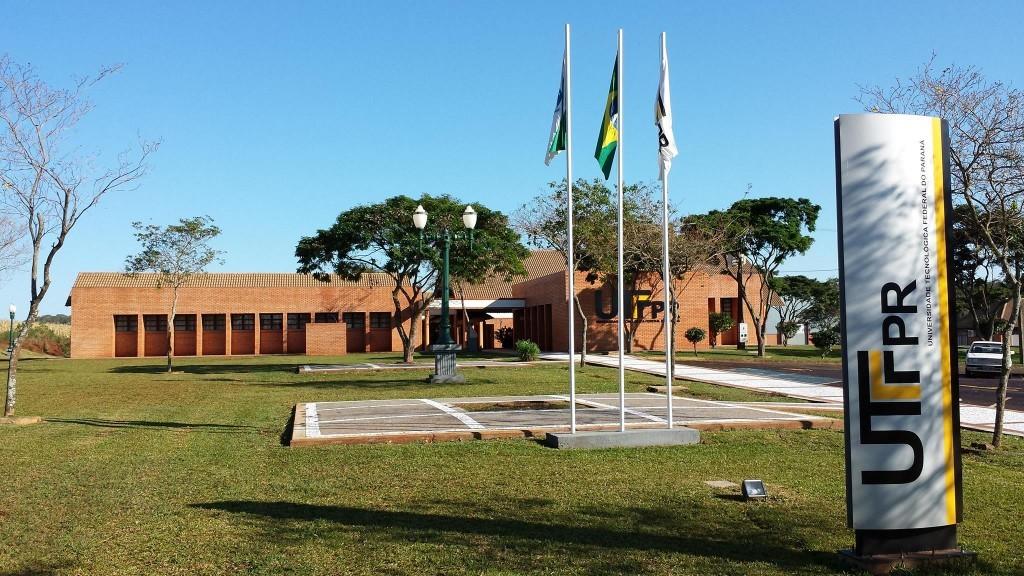 Campus Santa Helena da UTFPR oferece 110 vagas em seus 3 cursos