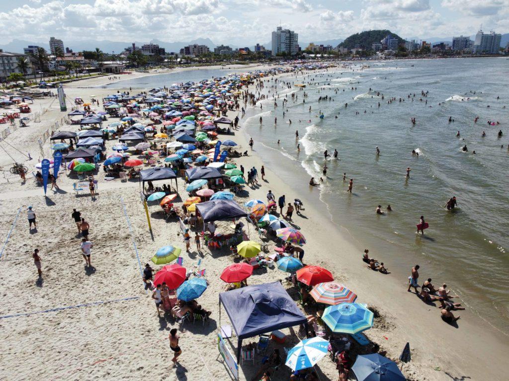 Temporada no Litoral termina com números positivos, apesar da chuva