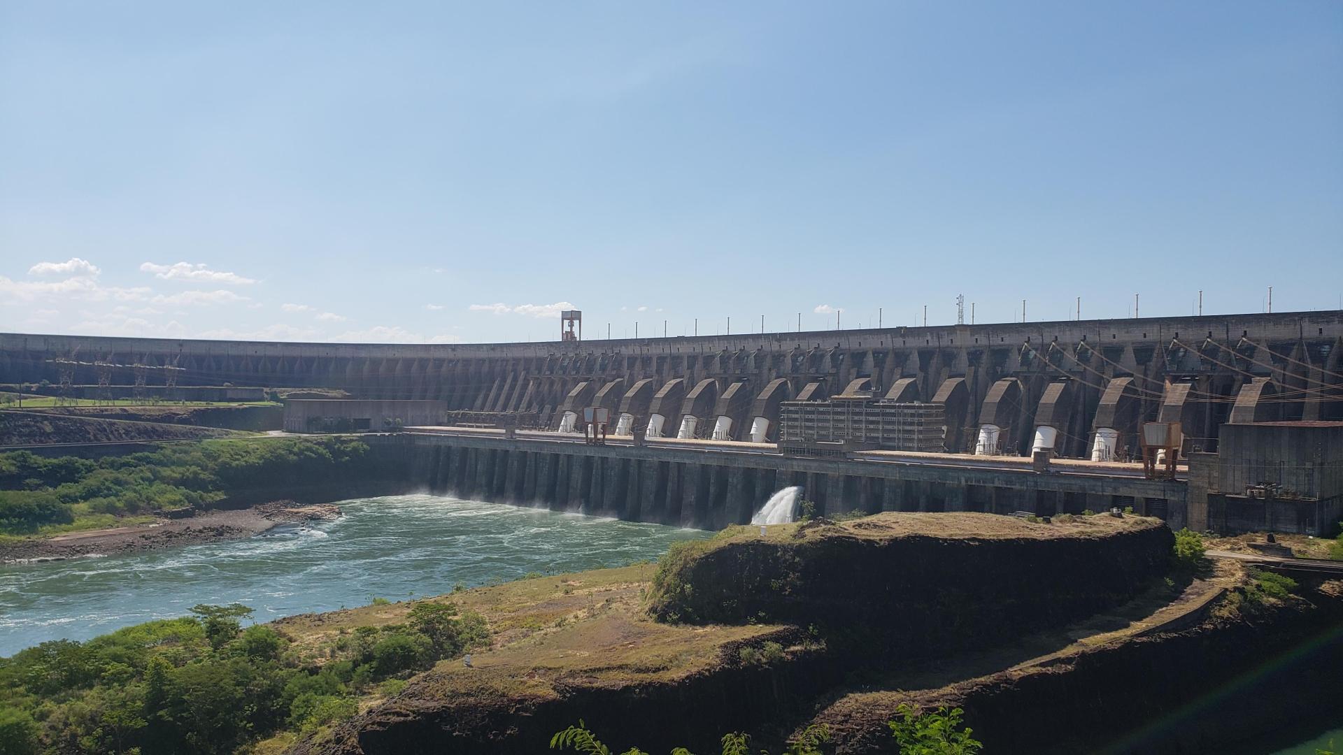 Itaipu Binacional quita dívida da construção de usina hidrelétrica