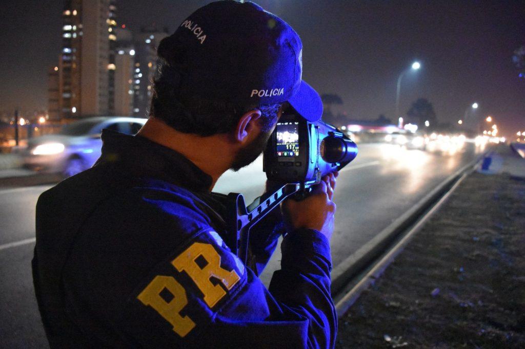 Em quatro dias de feriado, 8,4 mil motoristas foram flagrados acima da velocidade nas estradas federais do Paraná