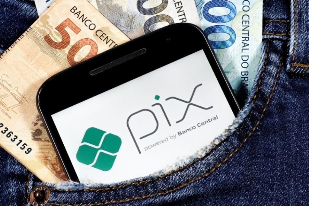 Pix bate recorde e supera 120 milhões de transações em um dia