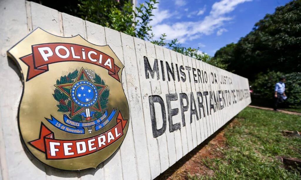Polícia Federal faz operação contra a importação e venda irregular de agrotóxicos