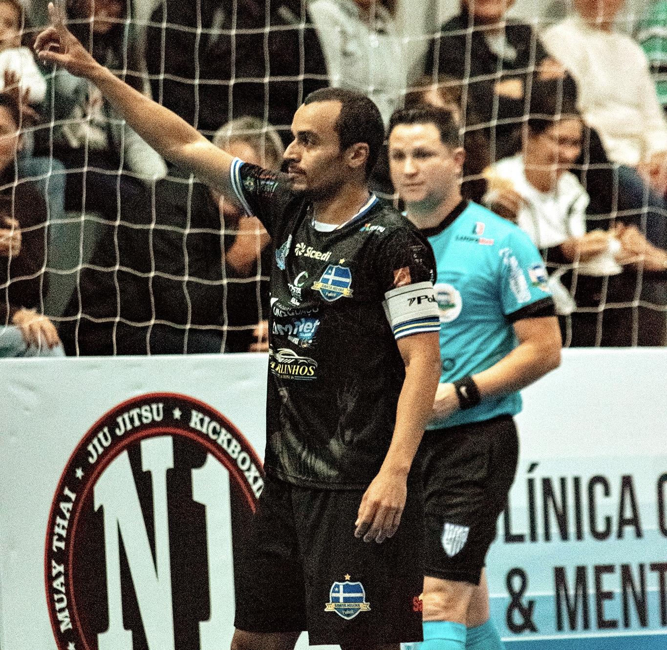 Com hat-trick de Sidney, Santa Helena Futsal vence ACEL Chopinzinho e segue líder na Copa União