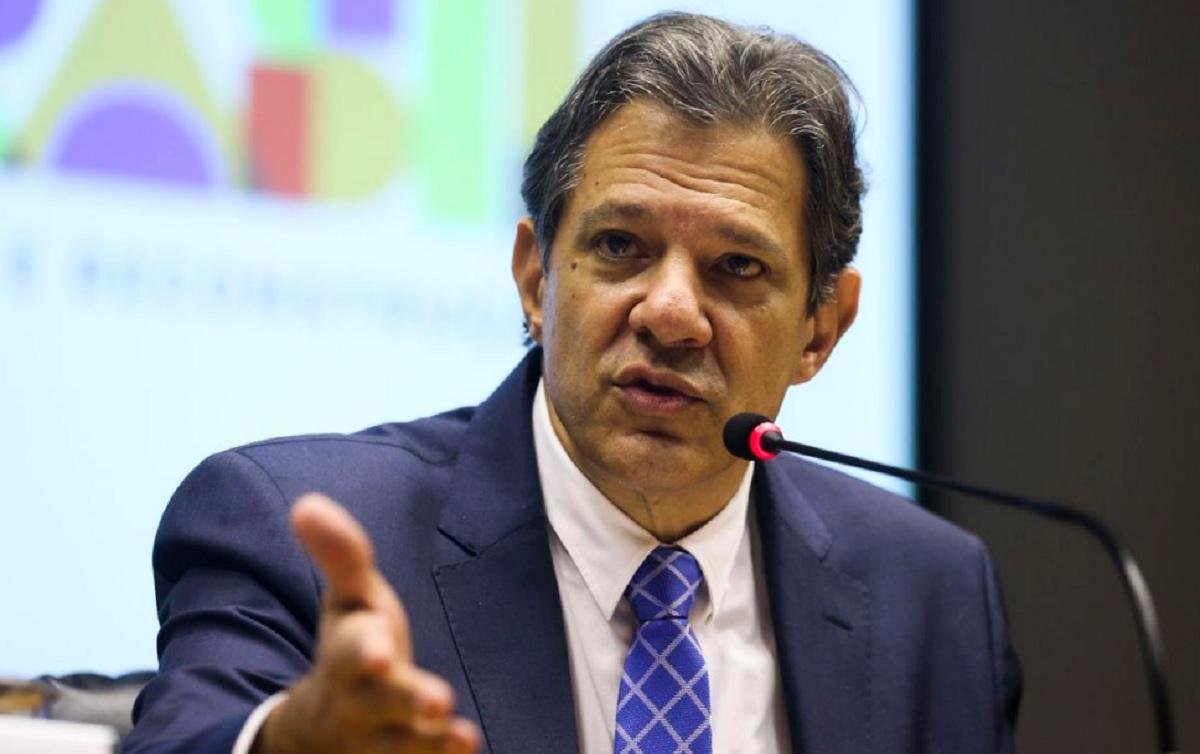 Haddad critica postura do Copom em manter juros altos sem razão