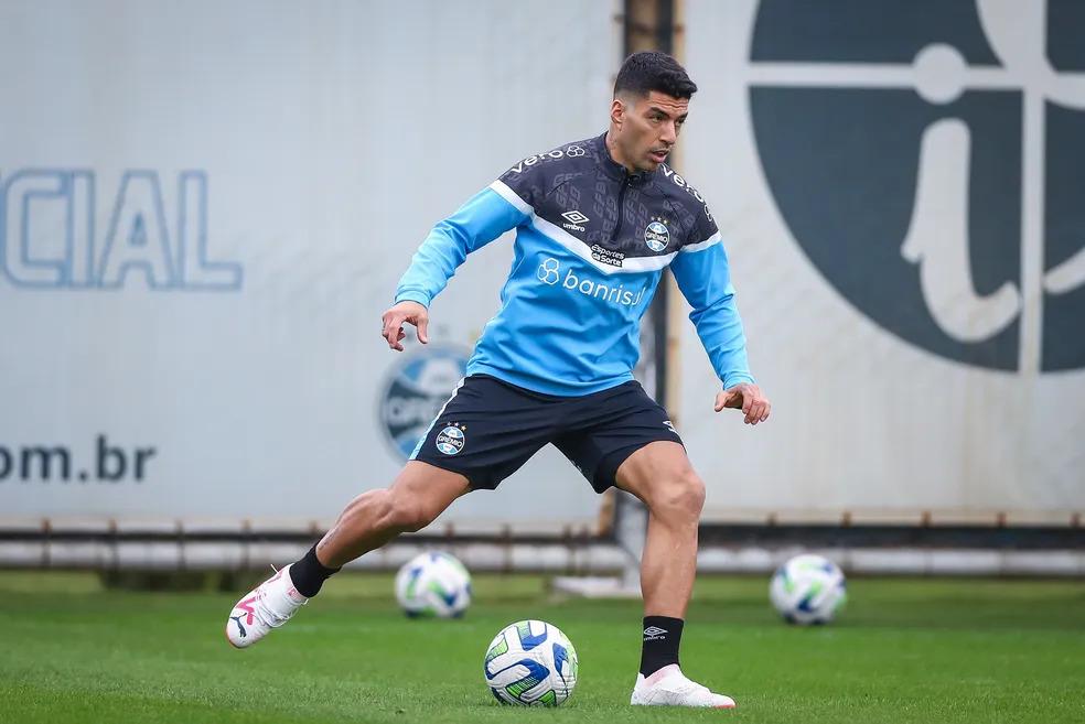 Destaque Grenal do Dia: Grêmio pode perder Suárez nesta janela; Rochet deve ser o novo titular no Inter