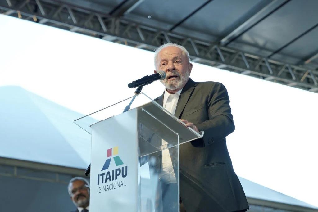 Em Foz, Lula anuncia retomada de obras de universidade e investimentos em escolas do Oeste do Paraná