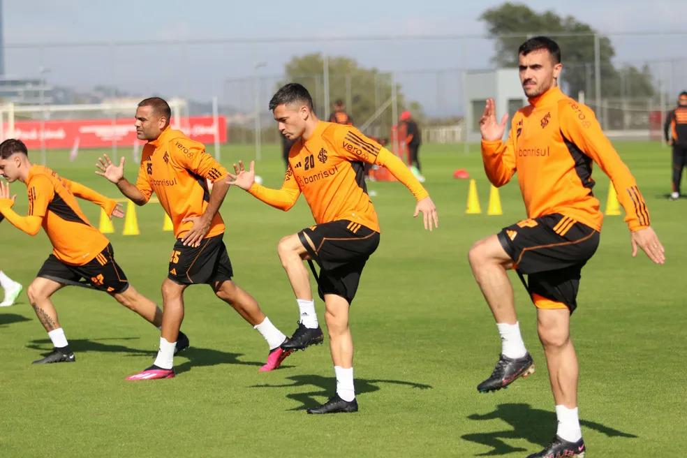 Inter chega a 12 atletas acima dos 30 anos e deve apostar em time mais experiente no 2º semestre