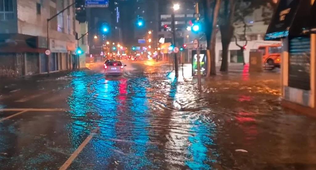 Inmet emite alerta amarelo com risco de tempestades com granizo para parte do Paraná