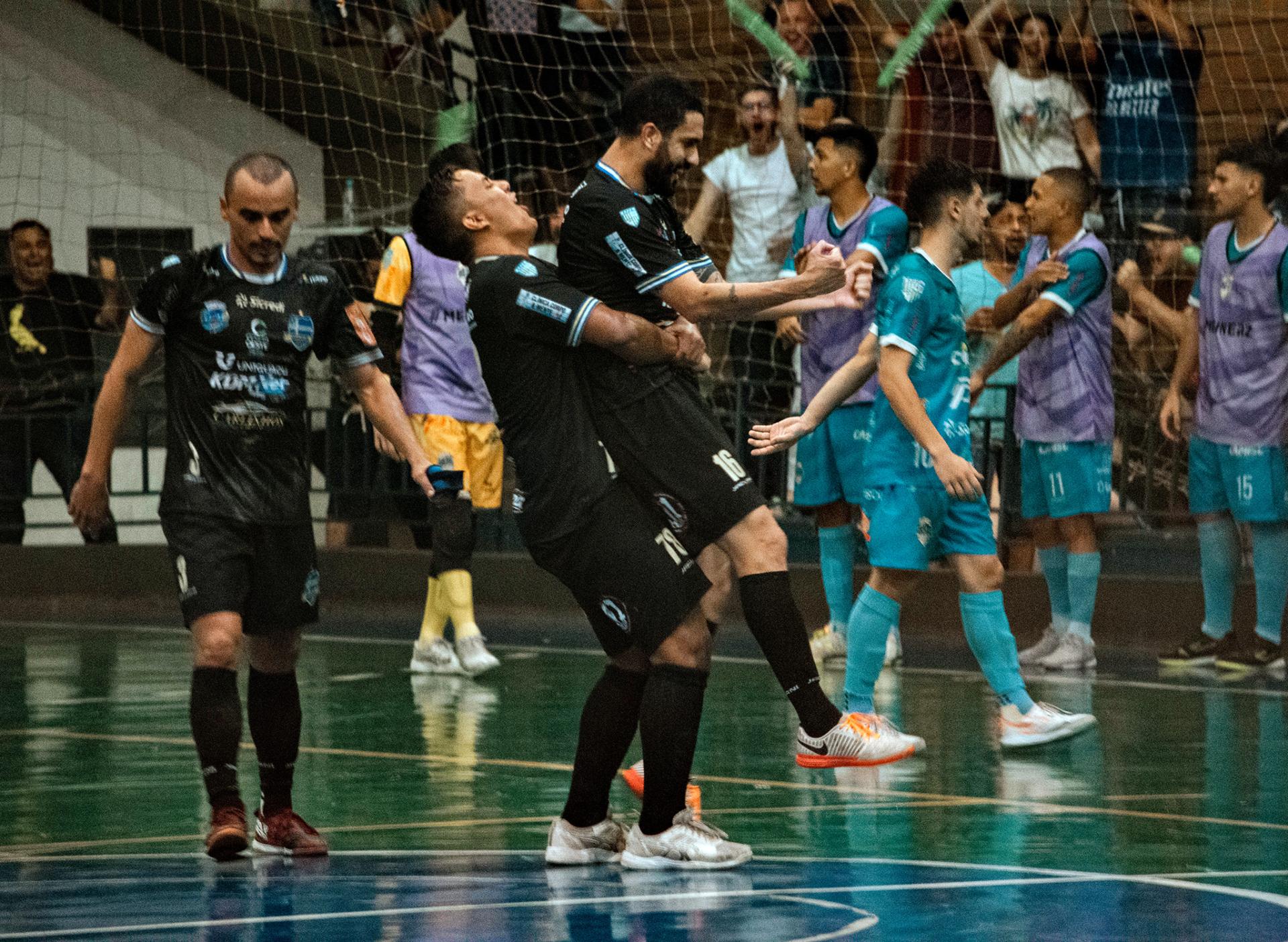 Na 'Bomborica', Santa Helena Futsal vence Mariópolis e vira 2º do grupo na Série Prata