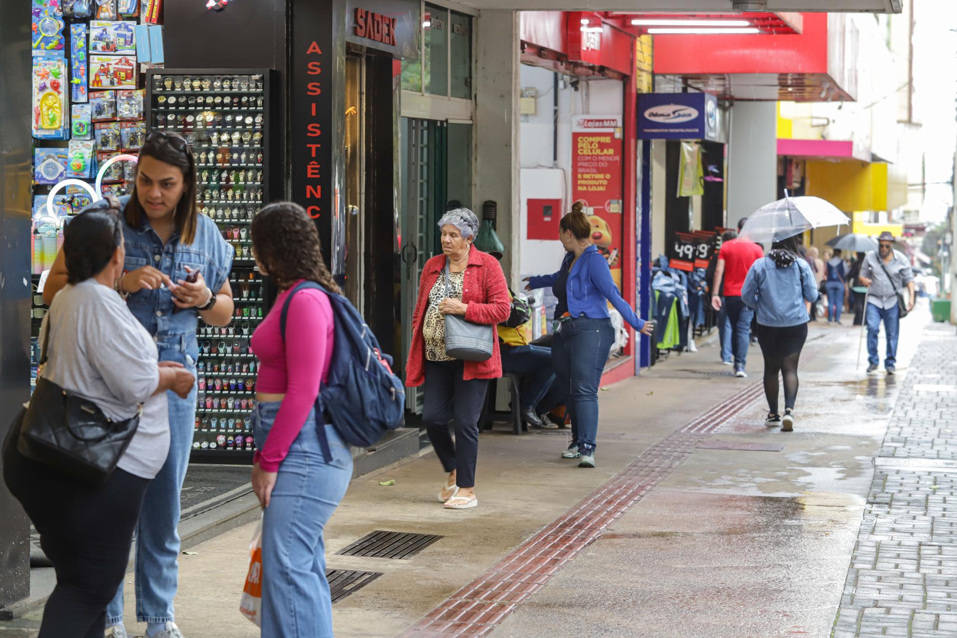 Vendas no comércio do Paraná crescem 1,6% no primeiro semestre de 2023