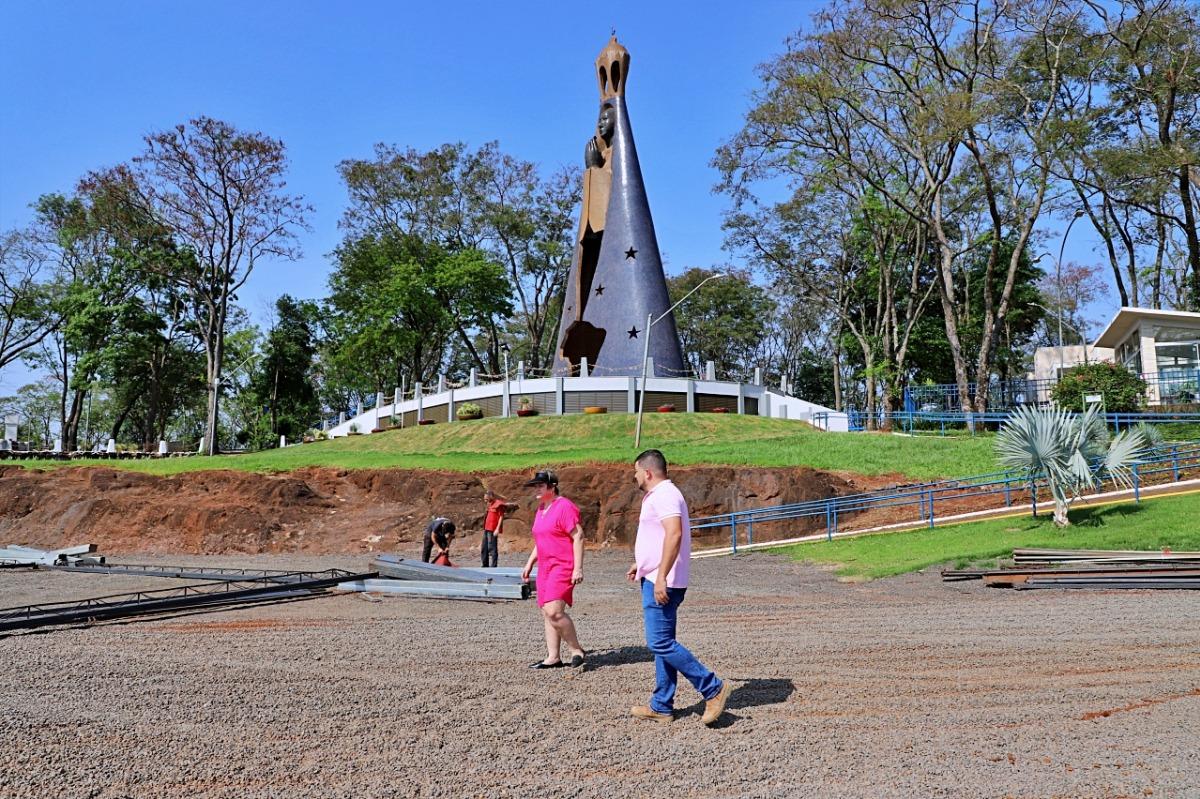 Itaipulândia inicia montagem de estrutura para Semana da Padroeira