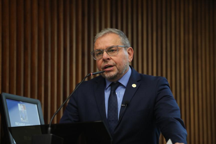 Gabinete na Assembleia Legislativa do Paraná é alvo de operação