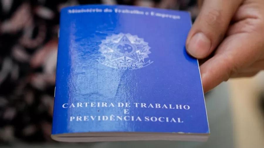 Taxa de desemprego cai e fica em 7,6% no trimestre encerrado em outubro